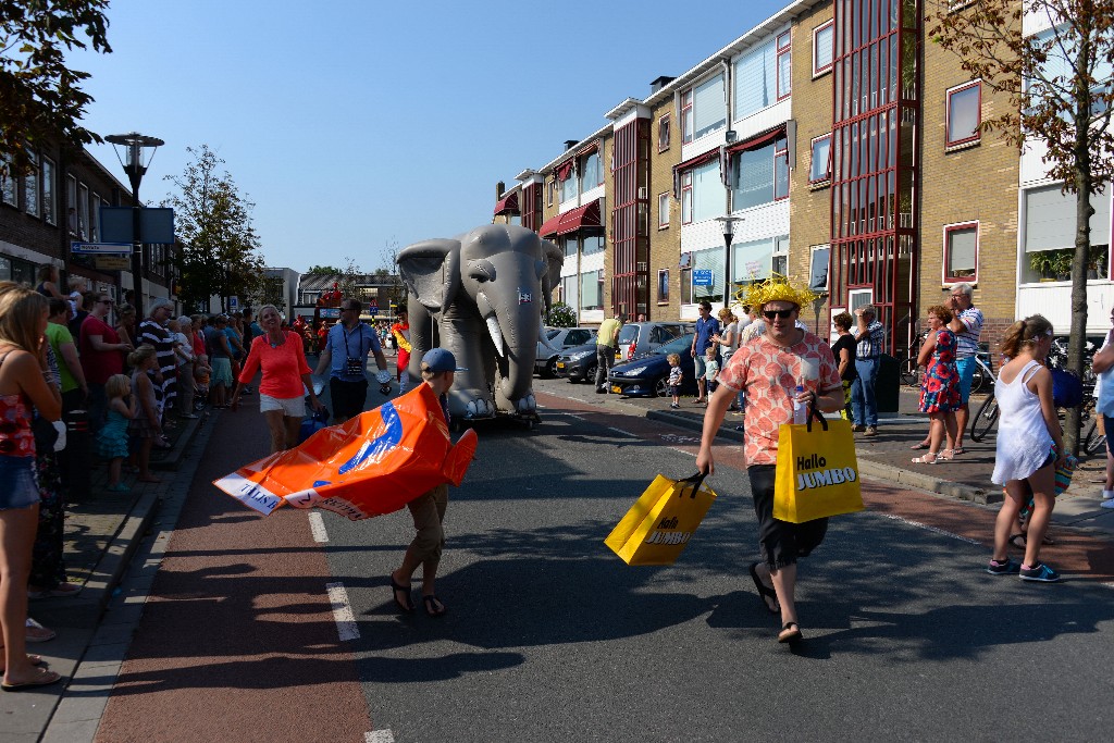 ../Images/Zomercarnaval Noordwijkerhout 121.jpg